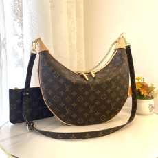 Louis Vuitton Hobo Bags